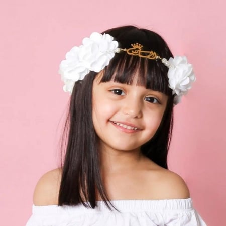 طوق ورد بالاسم مع تاج والؤلؤ