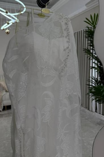 جمبسوت العيد لون ابيض