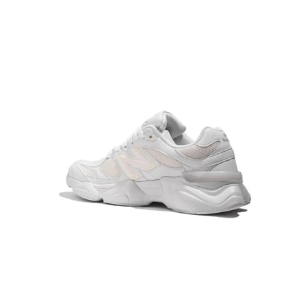 حذاء نيو بالانس نسائي  ابيض