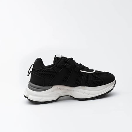 حذاء استايل سبورت نسائي