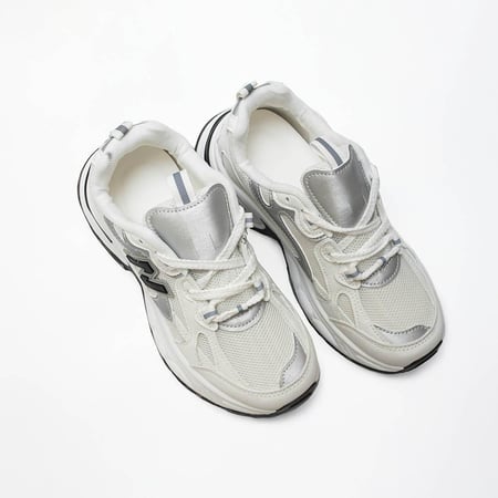 حذاء فاشون  ابيض نسائي