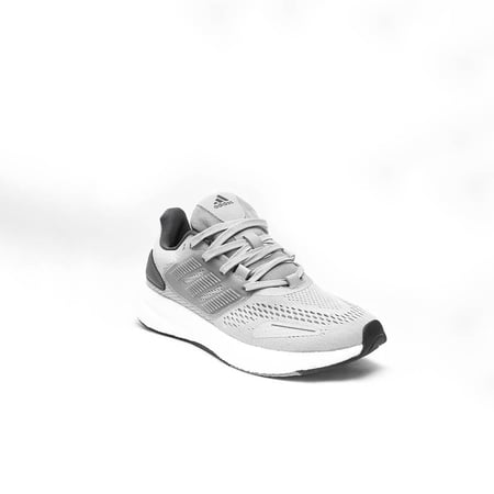 حذاء أديداس رمادي