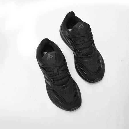 حذاء اديداس بلاك