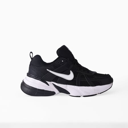 حذاء نايك أسود كلاسيكي