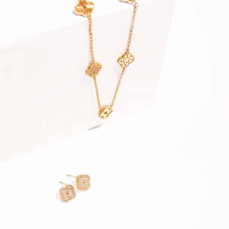 طقم ذهبي  ناعم عريض