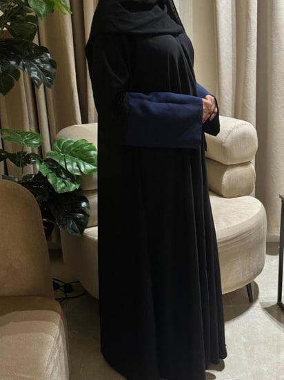 عباية منى