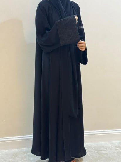 عباية نون تطريز اسود