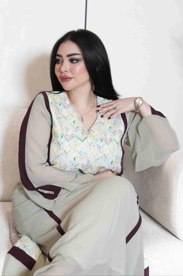 جلابية استقبال من متجر اصول للتصاميم