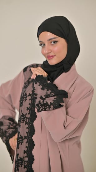 عباية ود وردي مع دانتيل اسود