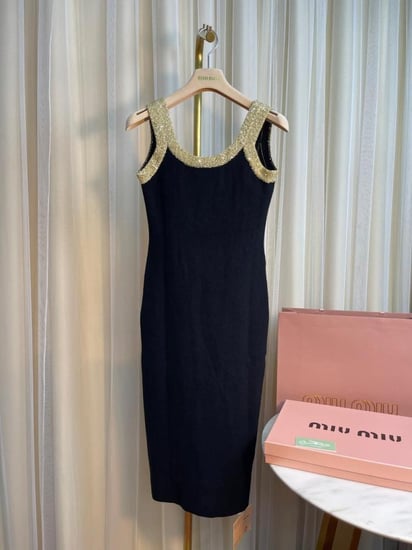 فستان قصير بدون أكمام من ميو ميو