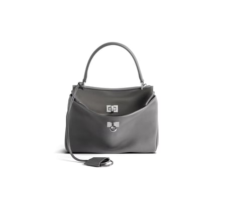 شنطة الموسم BALENCIAGA