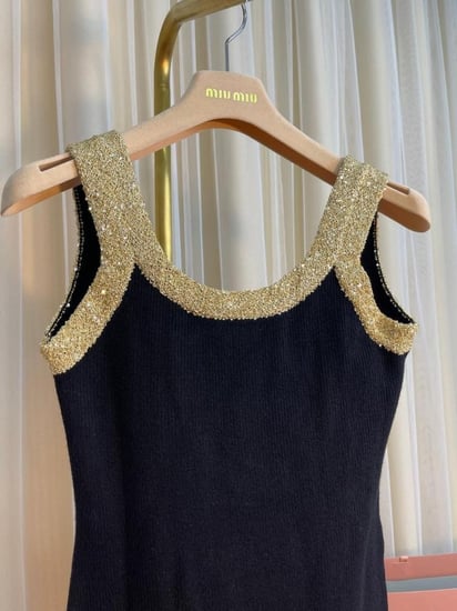 فستان قصير بدون أكمام من ميو ميو