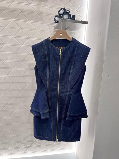 فستان الدنيم من لويس فويتون