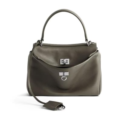 شنطة الموسم BALENCIAGA