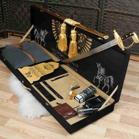 بوكس ملكي شتوي فخم هدايا تذكاريه راقيه حسب الطلب