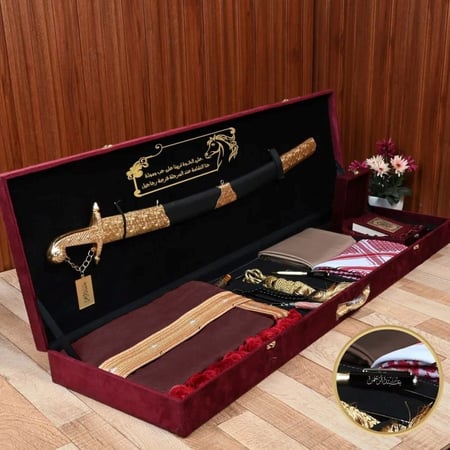 اهداء ملكي راقي هدايا الترقيه والتخرج كتابة الاسم وعبارة اهداء حسب الطلب