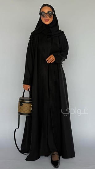 عباية سوداء ربع كلوش تزدان بالقيطان- 11259