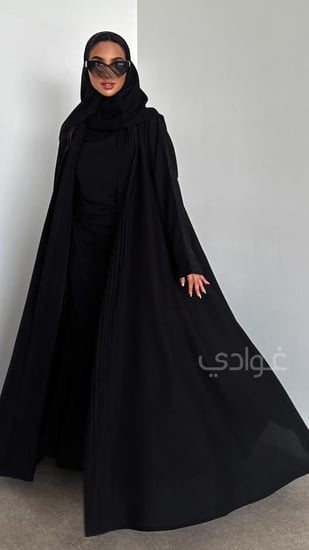 عباية سوداء ربع كلوش تزدان بالقيطان- 11259