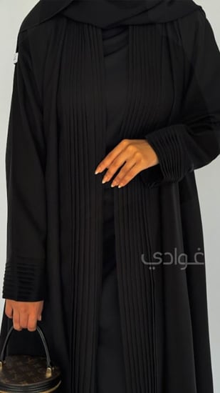 عباية سوداء ربع كلوش تزدان بالقيطان- 11259