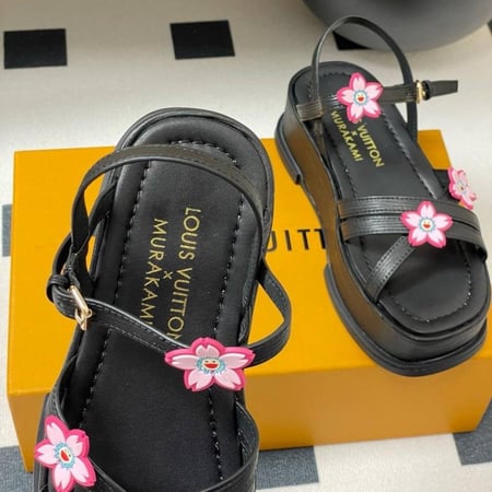 صندل لوويس فستون