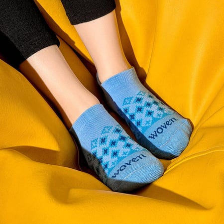 مجموعة أطياف ناعمة جوارب قصيرة من Woven Tale