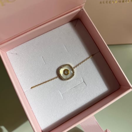 اسوارة ويندي-ذهبي