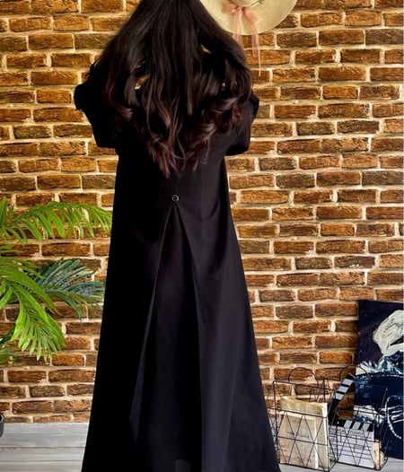 عباية مغلقة