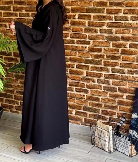 عباية مغلقة