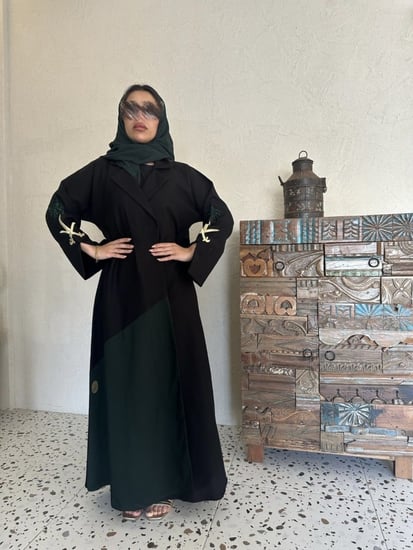 عبايه ( انا سعودي )