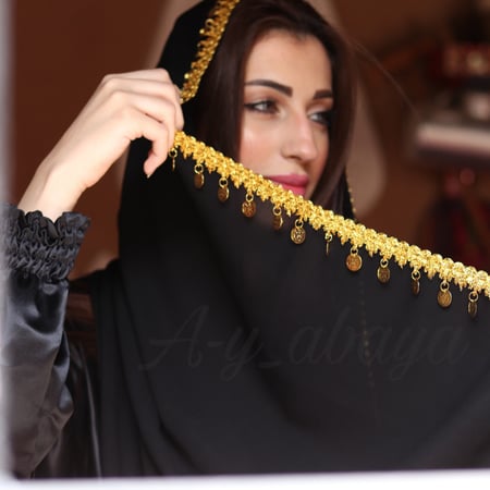 طرحه بقماش فاخر مطرزه بـ( القرش العربي )