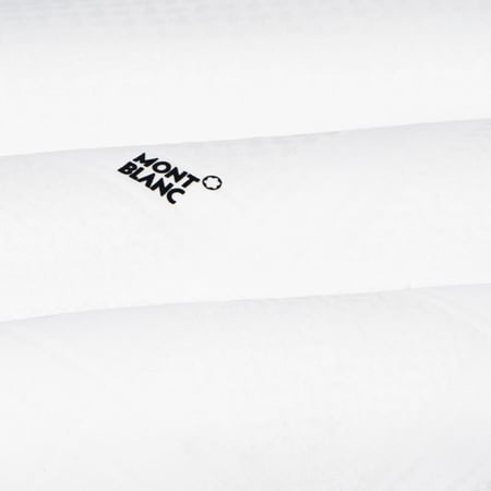 شماغ مونت بلانك ابيض بخامة قطنيه عاليه الجودة و بأفضل سعر