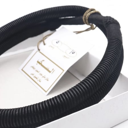 عقال اسود ملكي فخم بحياكة ليزر  يضفي لمسة من الأناقة على إطلالتك