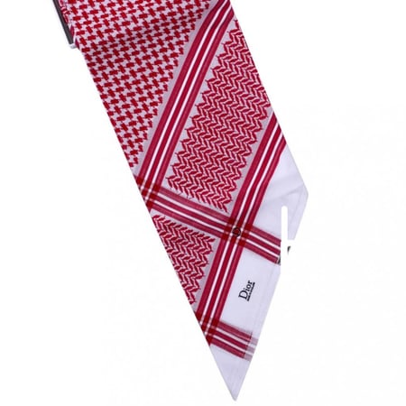 شماغ ديور كلاسيك