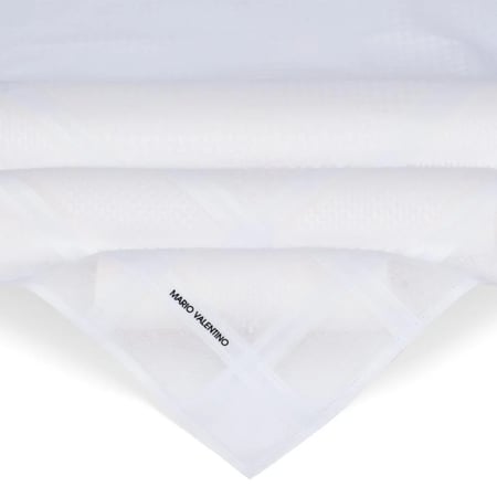 دقة نسيج شماغ فالنتينو ابيض تضمن ثبات المرزام كأفضل شماغ ابيض