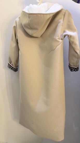 فروة (طفل) جوخ ومن الداخل فرو