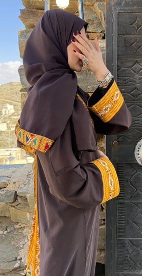 عباية / جلابية  مع طرحة