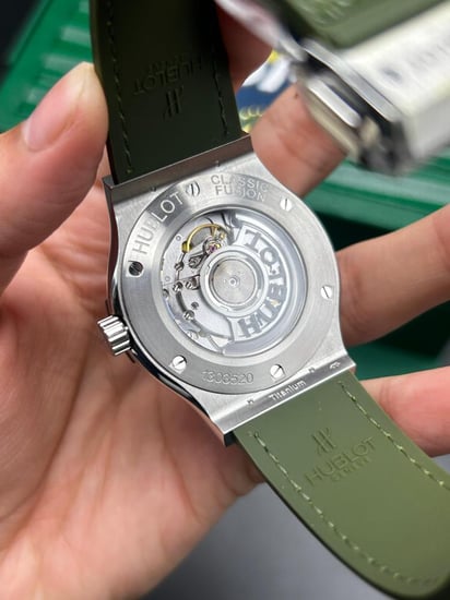 ساعة هوبلو كلاسيك فيوجن سوبر كلون