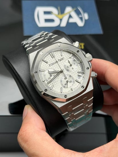 ساعة أوديمار AP رويال اوك كرونوقراف اعلى مكينة سوبر كلون