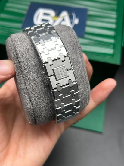 ساعة AP رويال أوك أعلى مكينة سوبر كلون