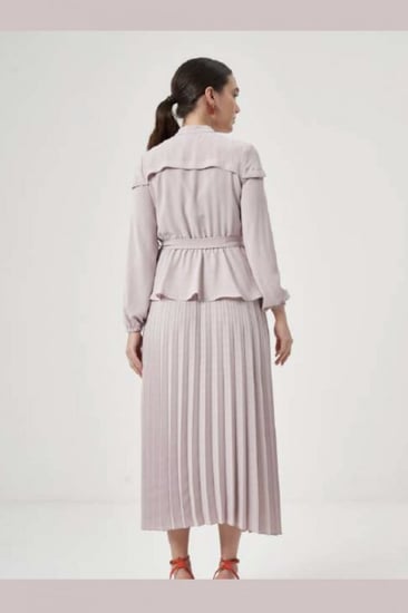 فستان من الكريب باللون الرمادي الفاتح