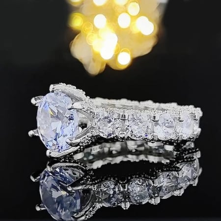 خاتم خطوبة نسائي عتيق لون فضي