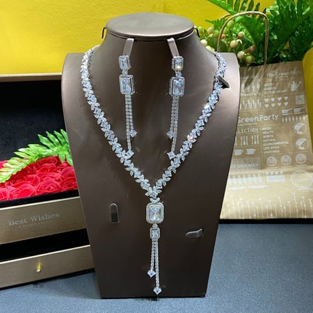 طقم زركون طويل مطلي بالبلاتين1