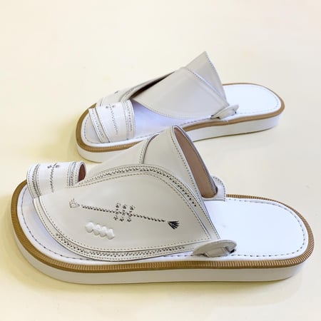 حذاء رجالي شرقي ابيض