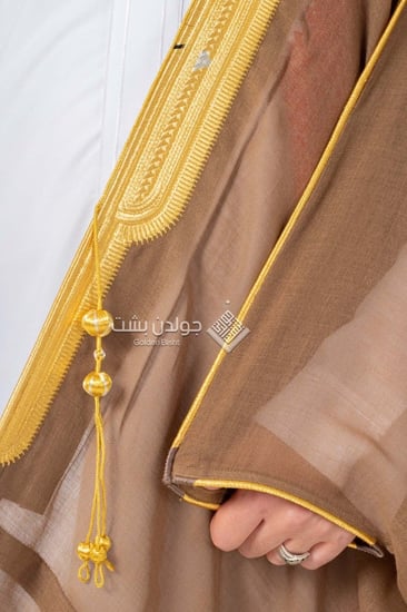 بشت ملكي بمراسم ملكية