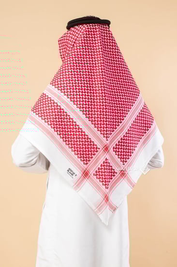 Mountain Black- شماغ أحمر أنجليزي بطابع كلاسيكي