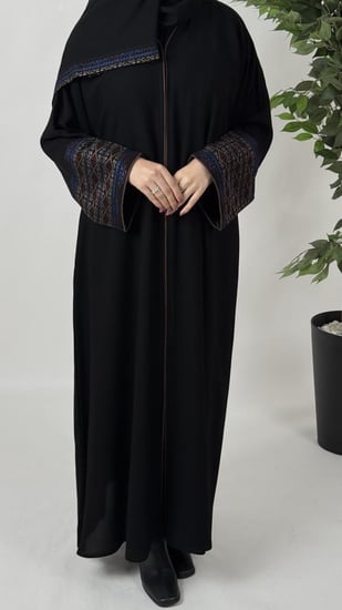 عباية مزخرفة فخامة ناعمة بتصميم أنيق