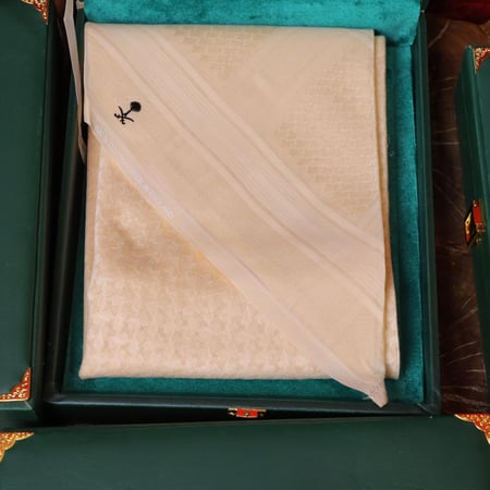 شماغ بيج شتوي ملكي خاص