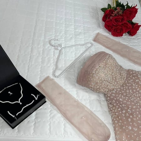 فستان الانيقات بتصميم عصري