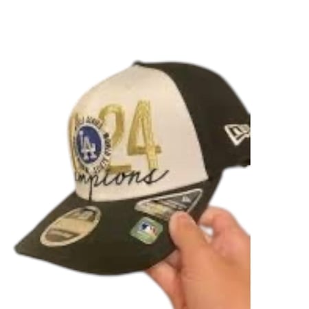 كاب نيوير مقفل