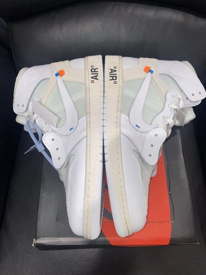 Off-White x Air Jordan 1 Retro High OG 'UNC